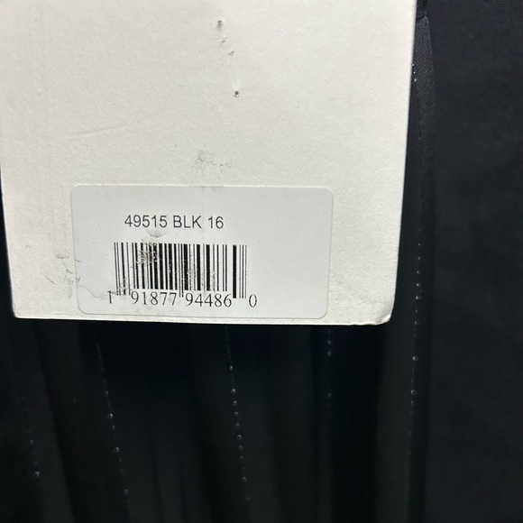 MAC DUGGAL 49515 NWT Tie Neck Tiered Halter Gown - Picture 8 of 11